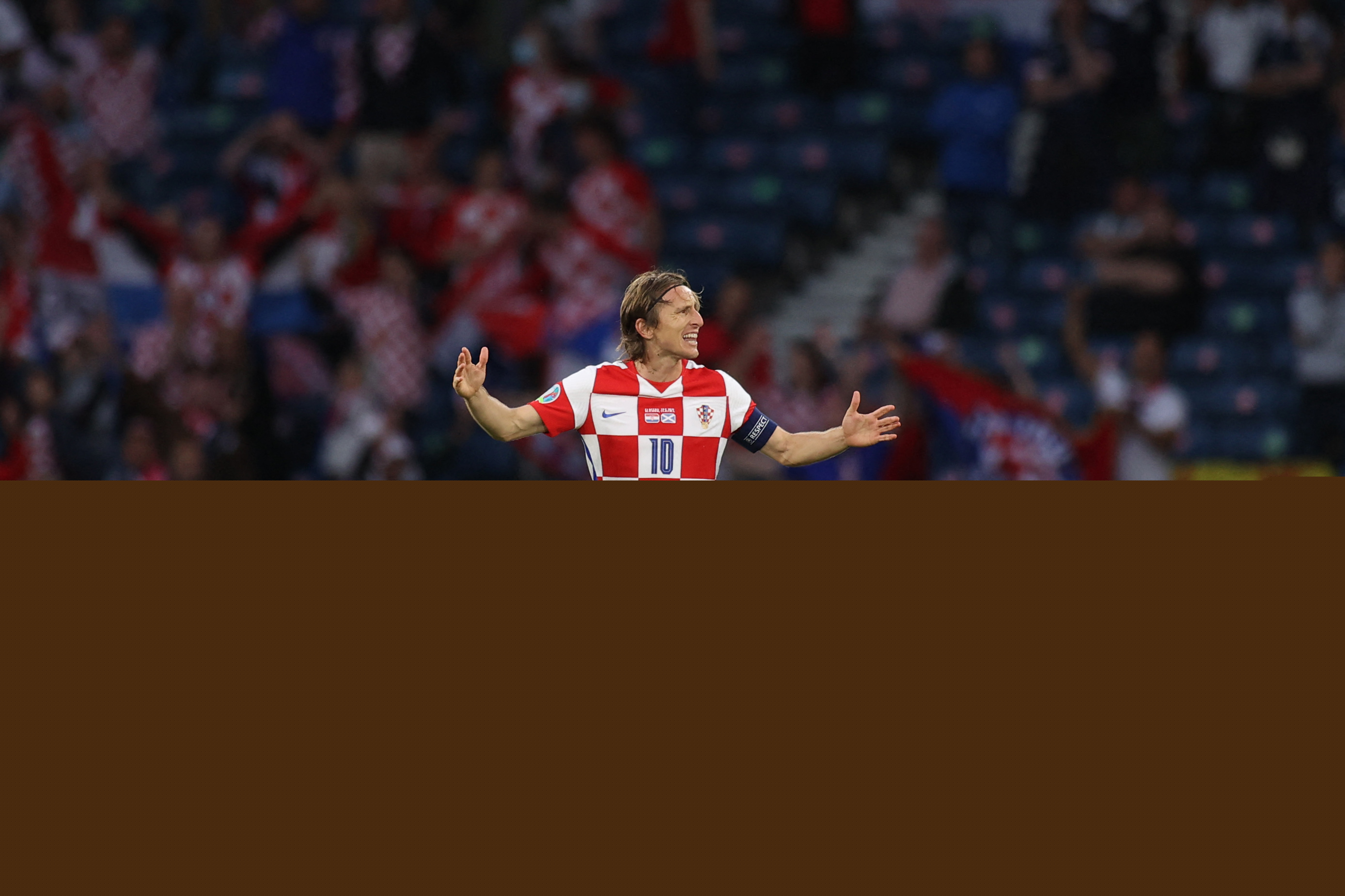 国米竞争对手捡到两分，马洛塔计划补强右边路，孔蒂成小丑