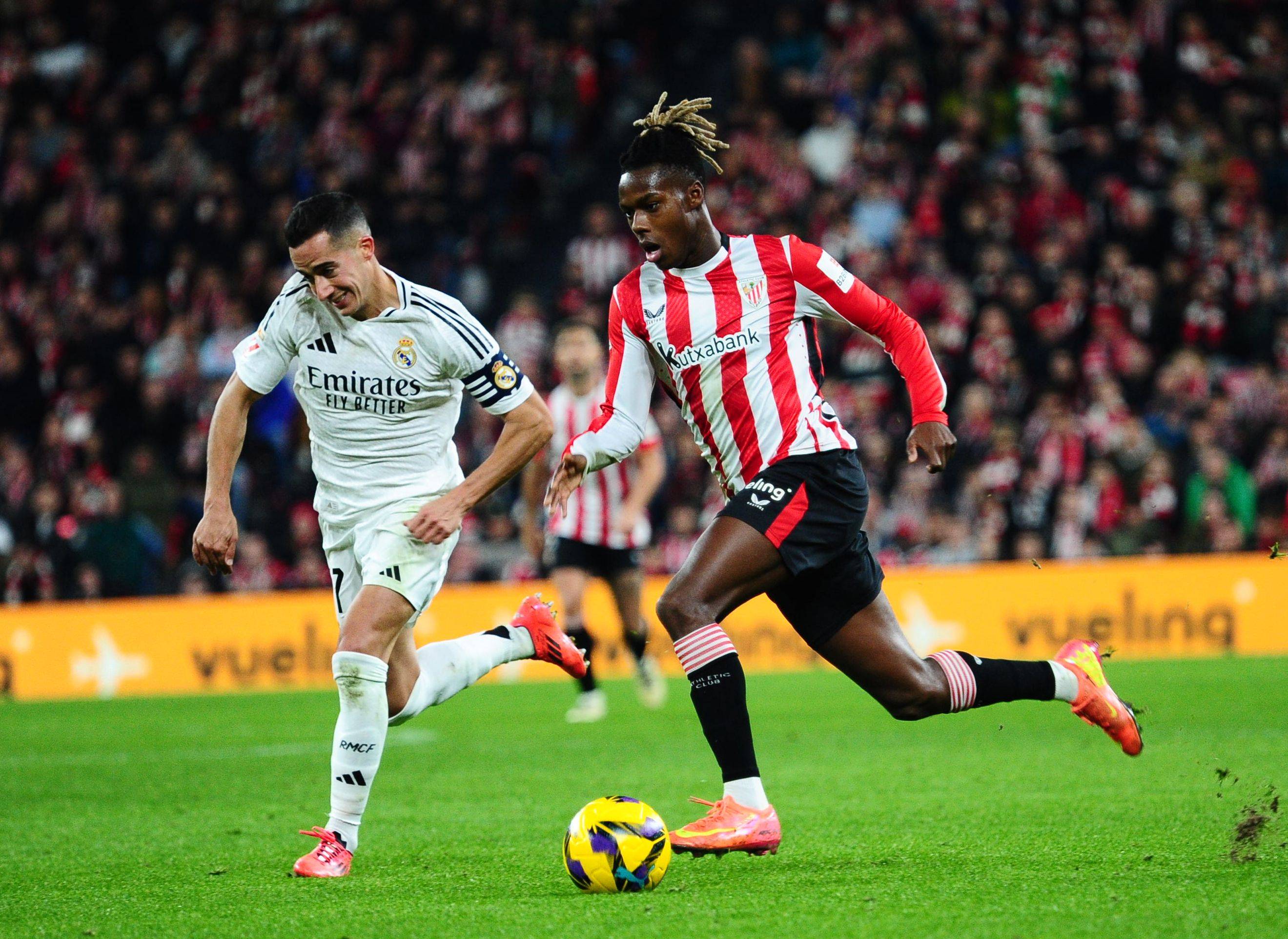 冰雪联动炸场！11.21“洛水听雪”服预约福利堆到溢屏