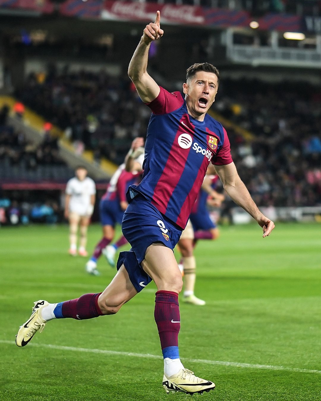 41岁詹姆斯依旧巅峰状态，球迷热切期盼他续写传奇