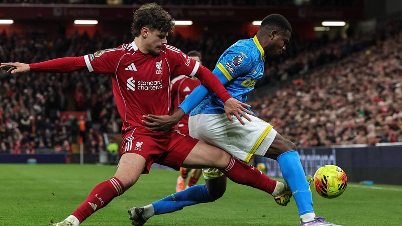 利物浦主场保持不败