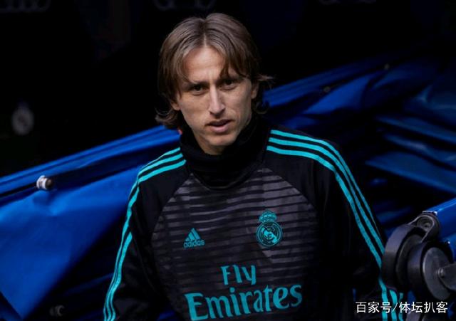 5场不胜！12亿豪阵也没用，英超豪门排名不断下滑，被曼联超越